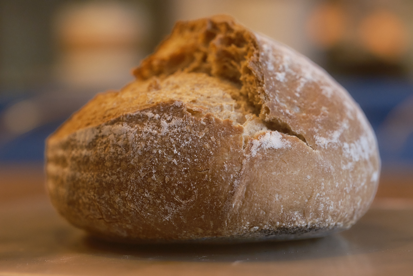 Pagnotta piccola con spacco naturale
